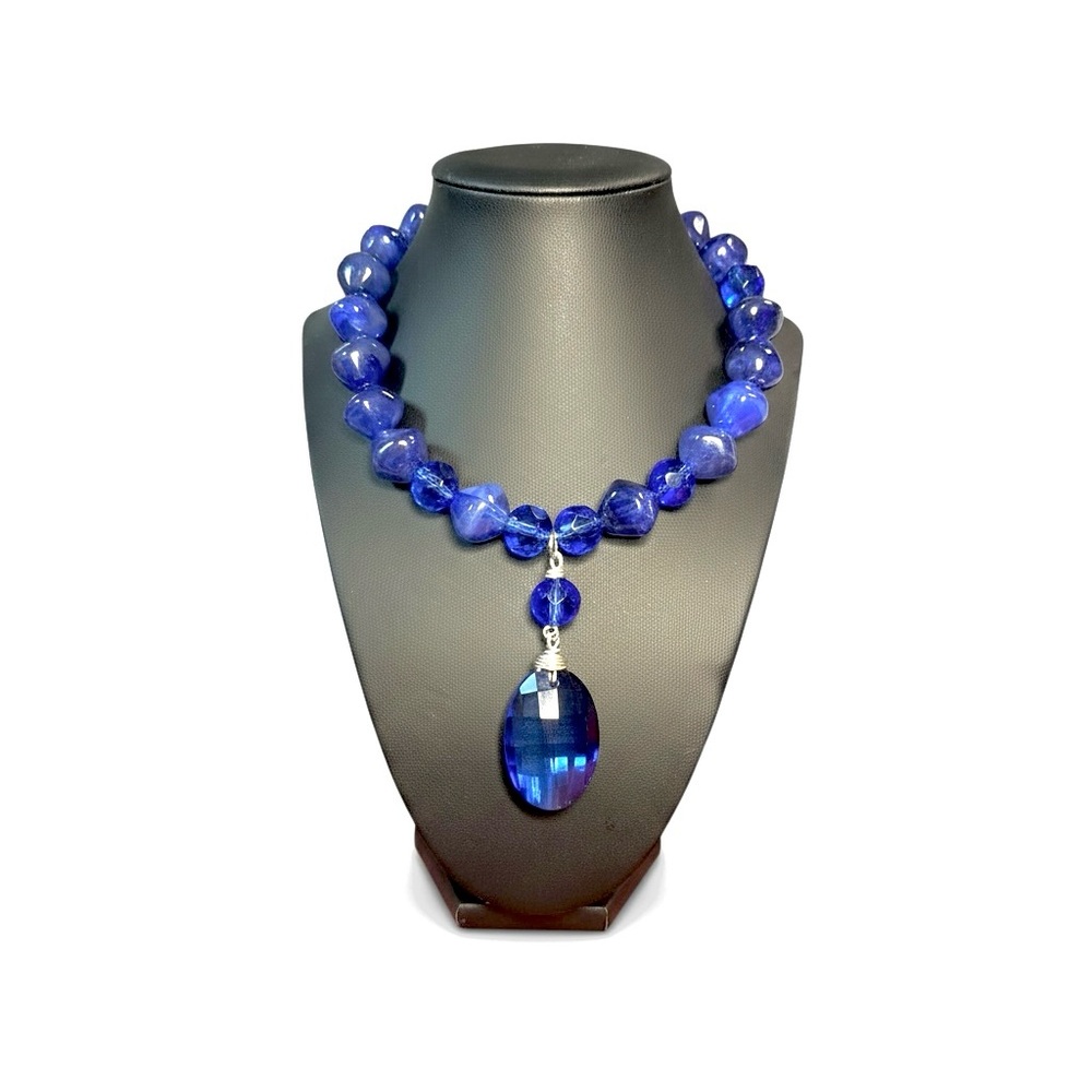 She Runs it Royal Reign-“20 Glass & Acrylic Drop Down Necklace